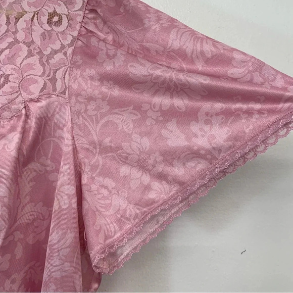 Vintage Vanity Fair Nightgown Medium Pink Short Flutter Sleeve Lace Detail USA - Picture 6 of 14